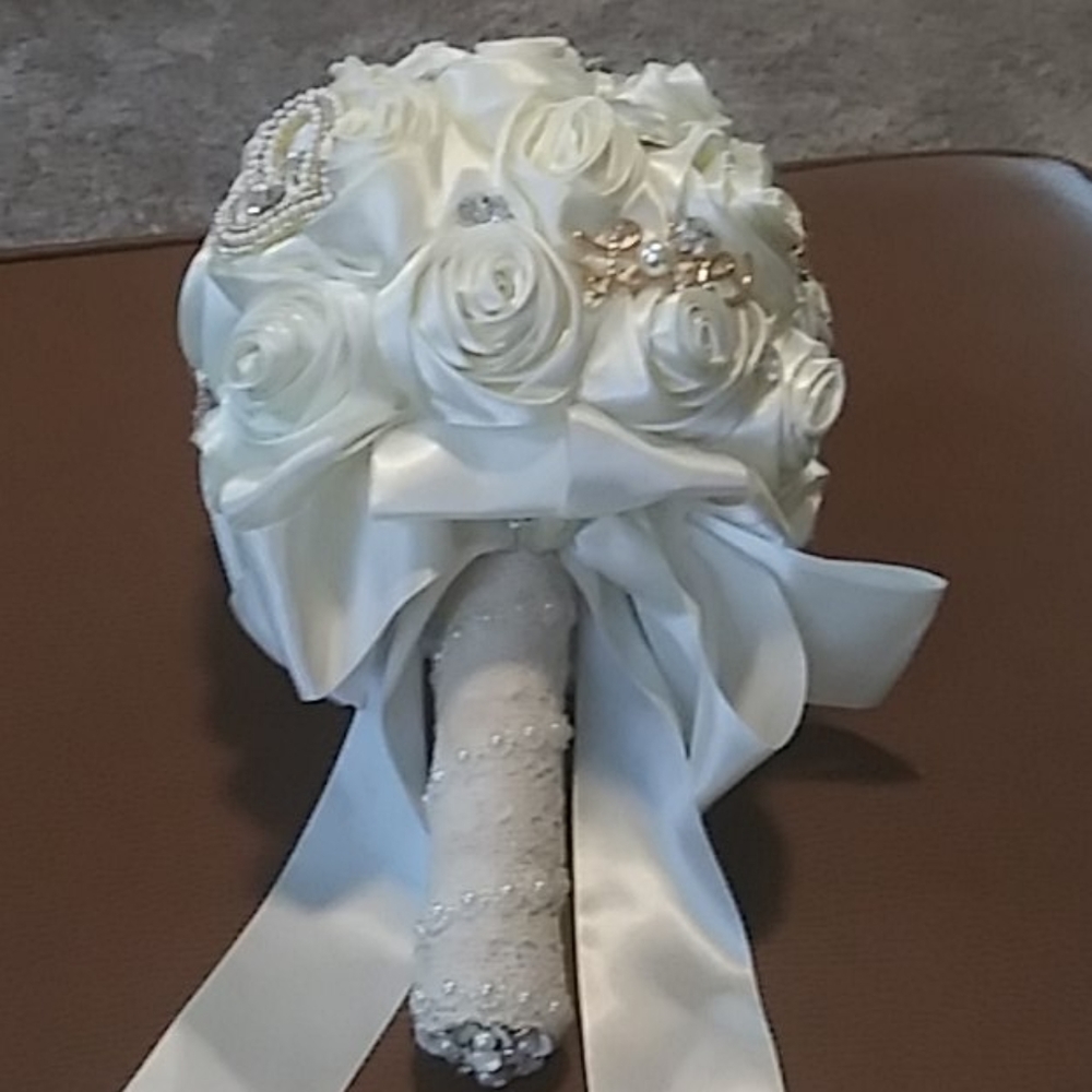 Satin ribbon rose bouquet